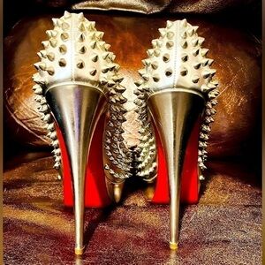 100% Authentic Christian Louboutin “Specchio” Lady Peep spikes. EU 38.5 140mm